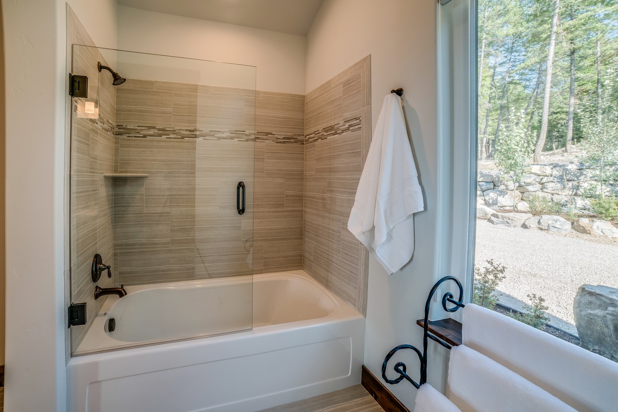 Shower & Tub Installation in Corcoran